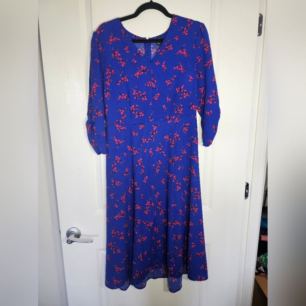 Ann Taylor 3/4 Sleeve Floral Midi Dress